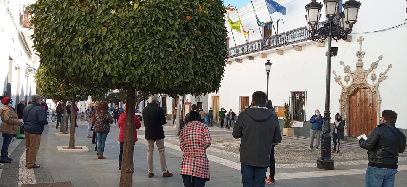 El sector empresarial oliventino mantiene sus caceroladas diarias por las medidas restrictivas