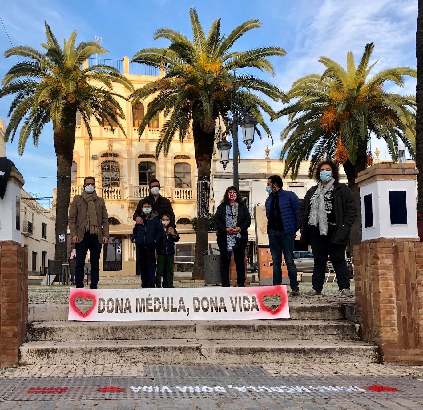 El lema de la ADMO ya luce en los pasos de peatones de las calles de Olivenza