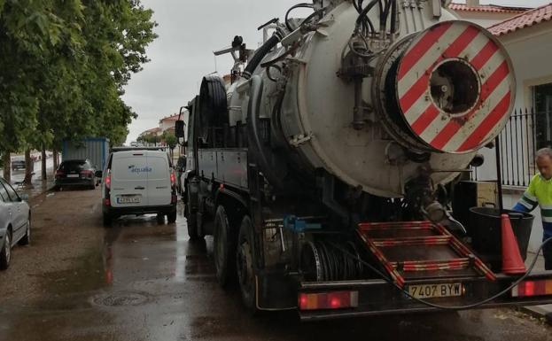 Olivenza resiste las intensas lluvias caídas en el mes de octubre gracias al trabajo de los servicios municipales
