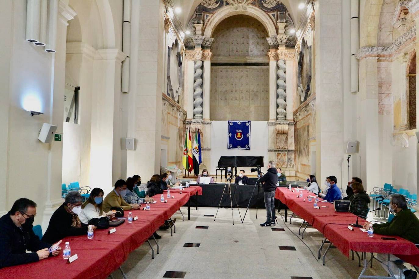 La Corporación Municipal de Olivenza apoyó la fusión de Don Benito y Villanueva de la Serena