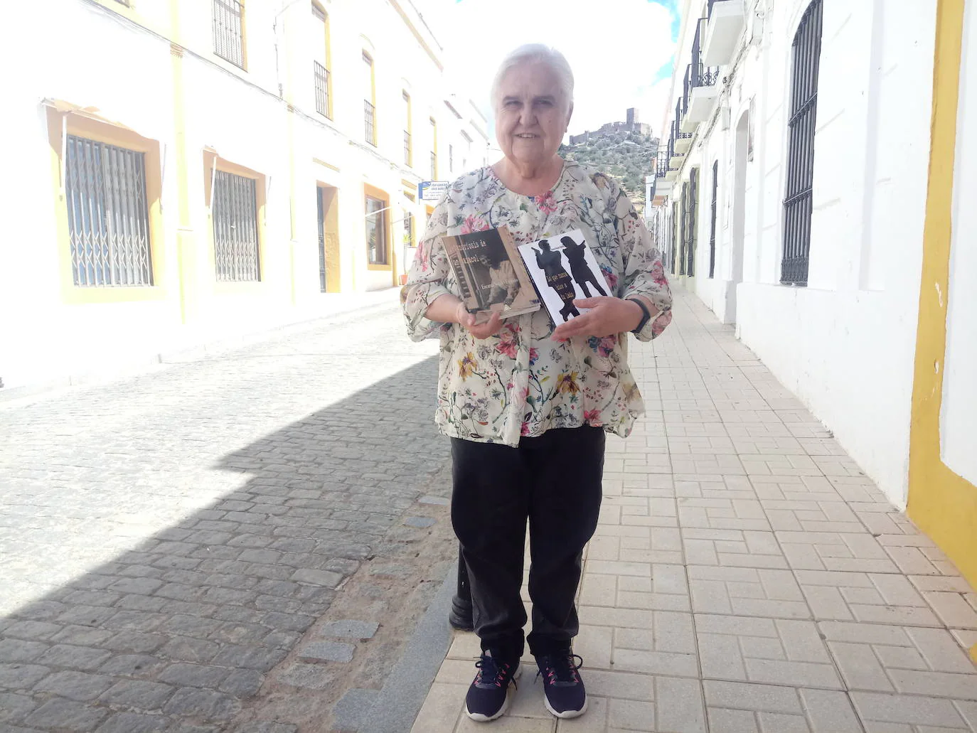 Encarna Nogales Expósito: la maestra humanista que escribe libros