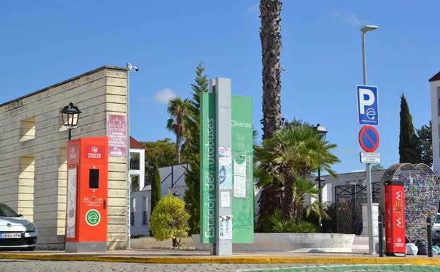 Entra en funcionamiento la electrolinera de Olivenza junto a la Estación de autobuses