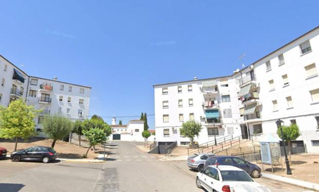 Olivenza comienza el soterramiento de su cableado por el barrio de 'Los Naranjos'