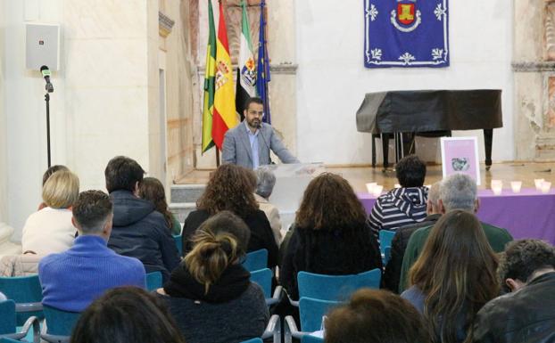 Olivenza se une al rechazo de la violencia machista en el acto del 25N