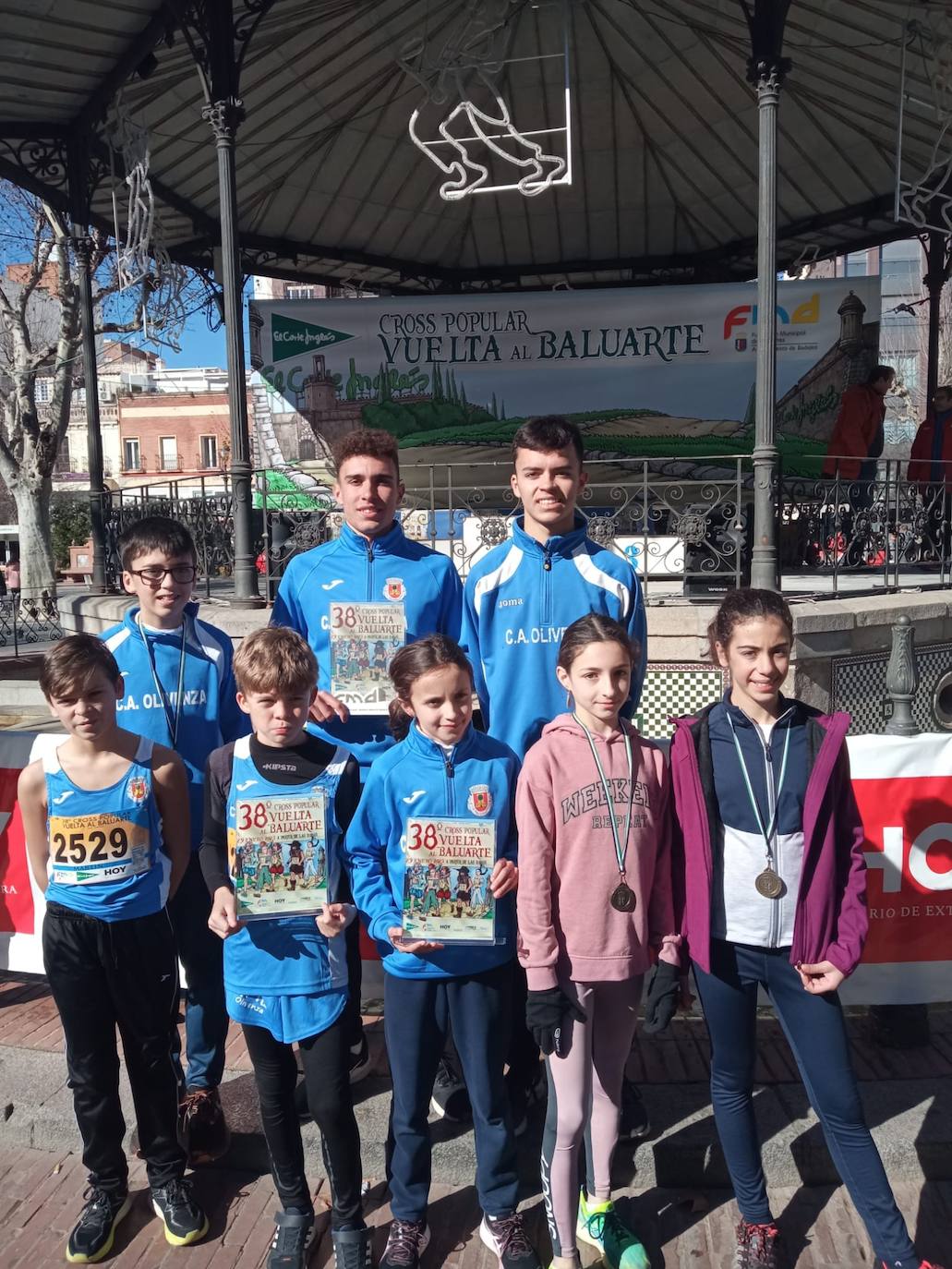 El atleta oliventino Andrés González ganó el 'Cross popular vuelta al Baluarte' de Badajoz