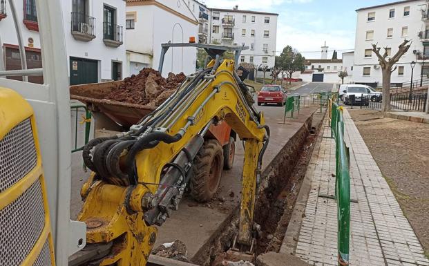 Arrancan las obras de soterramiento del cableado en Los Naranjos
