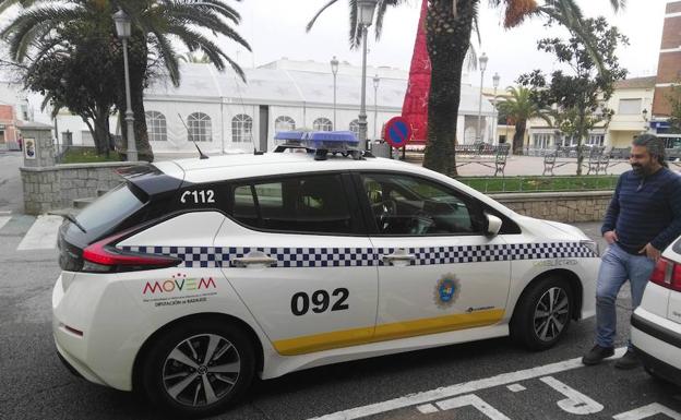 La Policía Local de Puebla de la Calzada cuenta ya con un coche 100% eléctrico