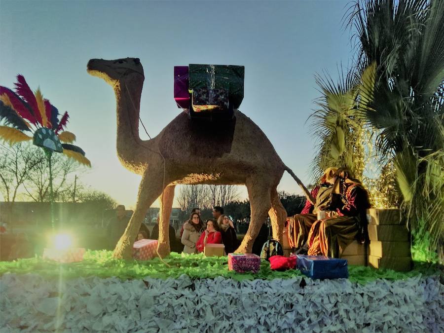 25 Carrozas conmemoran el 60 aniversario de la Cabalgata de Reyes de Puebla de la Calzada