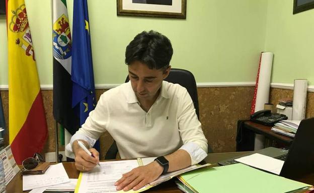 Juan Mari Delfa Cupido se convierte en el alcalde más votado de Extremadura entre los municipios de más de 5.000 habitantes