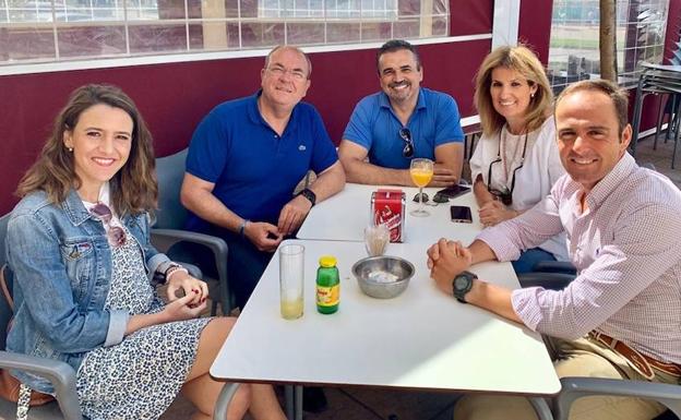 José Antonio Monago visita a la Junta Local de PP poblanchino