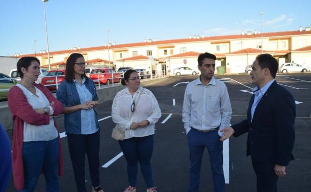 LOS NUEVOS APARCAMIENTOS DEL CENTRO DE SALUD MONTIJO-PUEBLA DE LA CALZADA SE HAN INAUGURADO ESTA MAÑANA.
