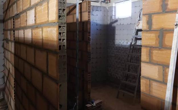 El Ayuntamiento reforma los vestuarios del pabellón de la Ciudad Deportiva