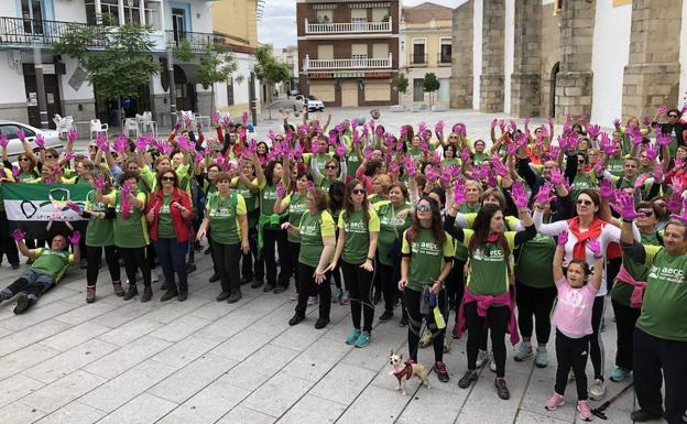 La localidad se echó a la calle para hacer frente al cáncer de mama
