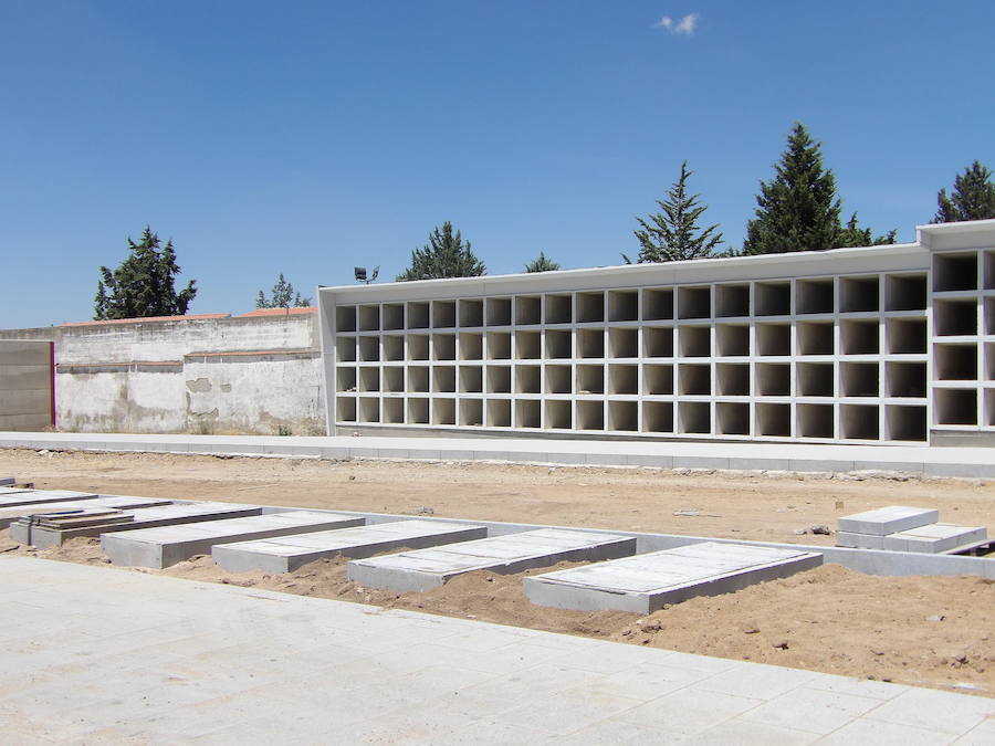 La ampliación del cementerio municipal concluirá en torno a finales del verano