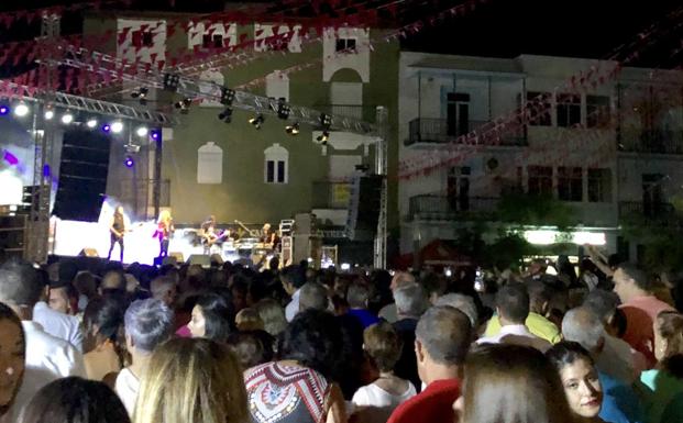 Medina Azahara conquistó Quintana con su popular 'rock andaluz'