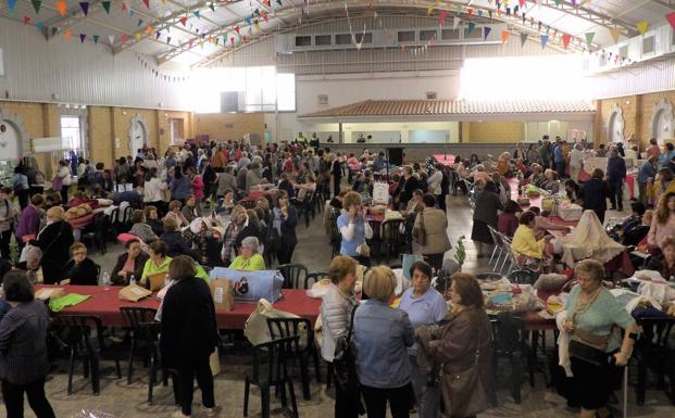 Más de 250 mujeres participaron en el I Encuentro de encajeras de Quintana