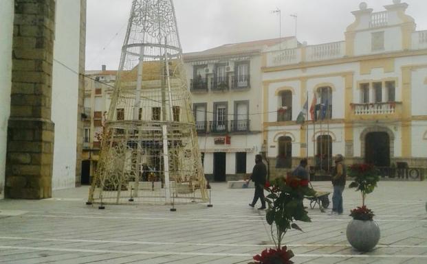 La Plaza de España quedará cortada al tráfico esta tarde por el encendido de la iluminación navideña