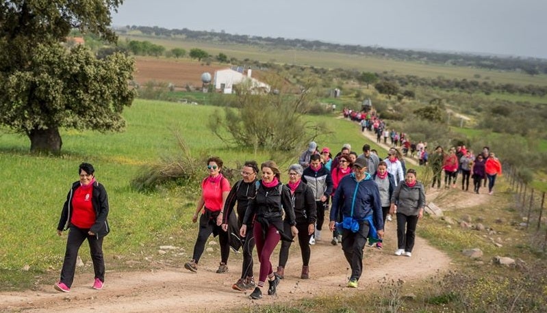 Doscientos quintanenses echan a andar por el camino de la igualdad