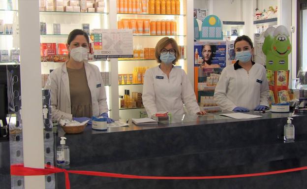 «La farmacia se llenaba cada día de personas preguntando por mascarillas y guantes»