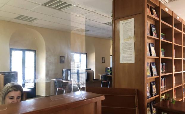 La biblioteca sigue, por el momento, solo con el servicio de préstamos