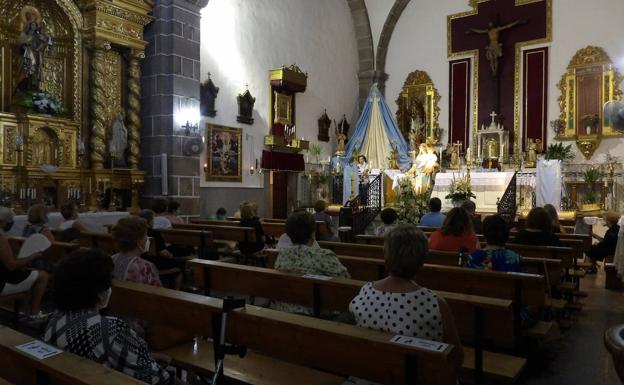 La Virgen de los Milagros llena de fe a los quintanenses en el agosto más difícil