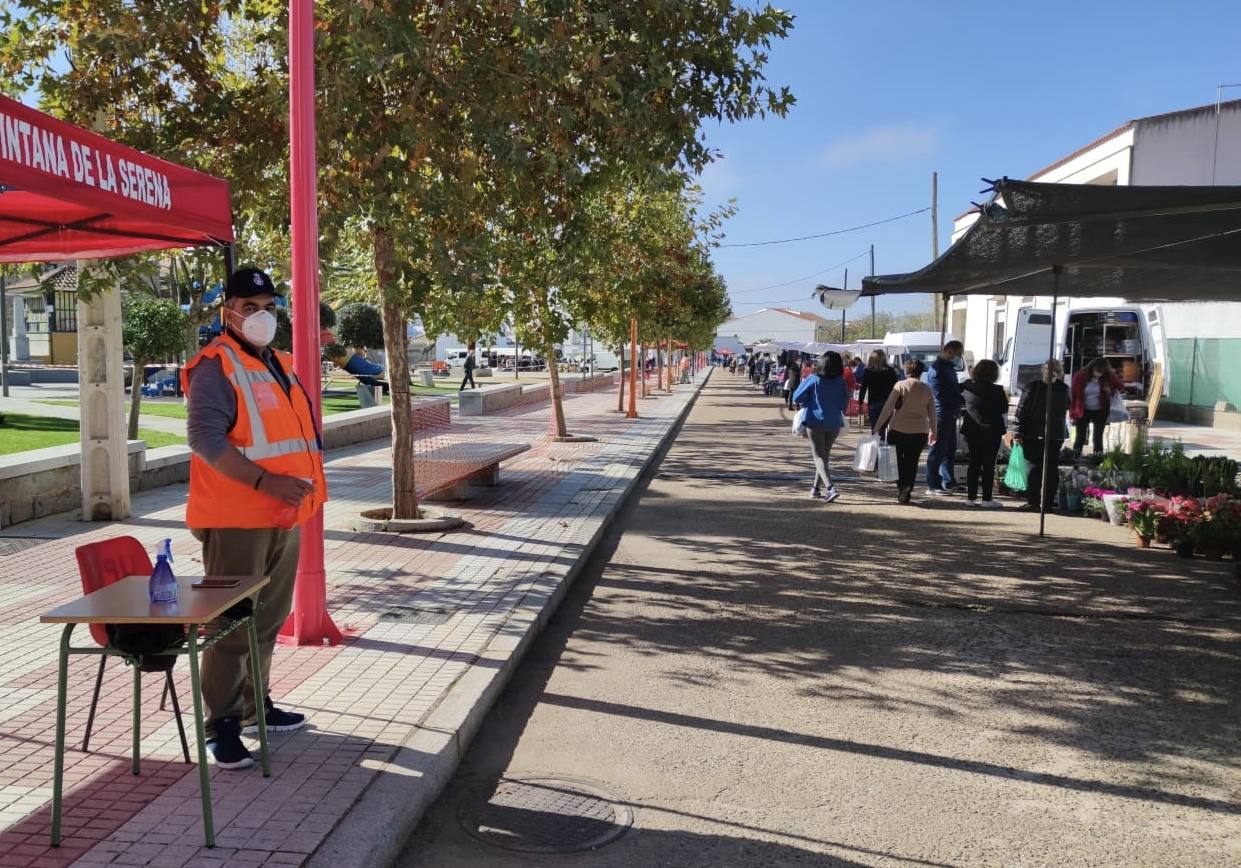 Los martes vuelven a ser de 'mercadillo' después de tres meses