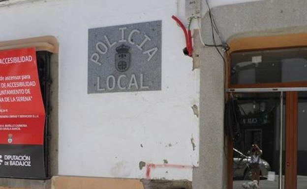 El edificio de la Policía Local, próximo a terminar a falta de la fachada y las puertas