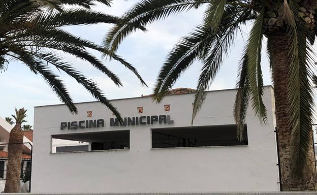 La piscina municipal contará con un vestuario, zonas de aseo y botiquín renovados
