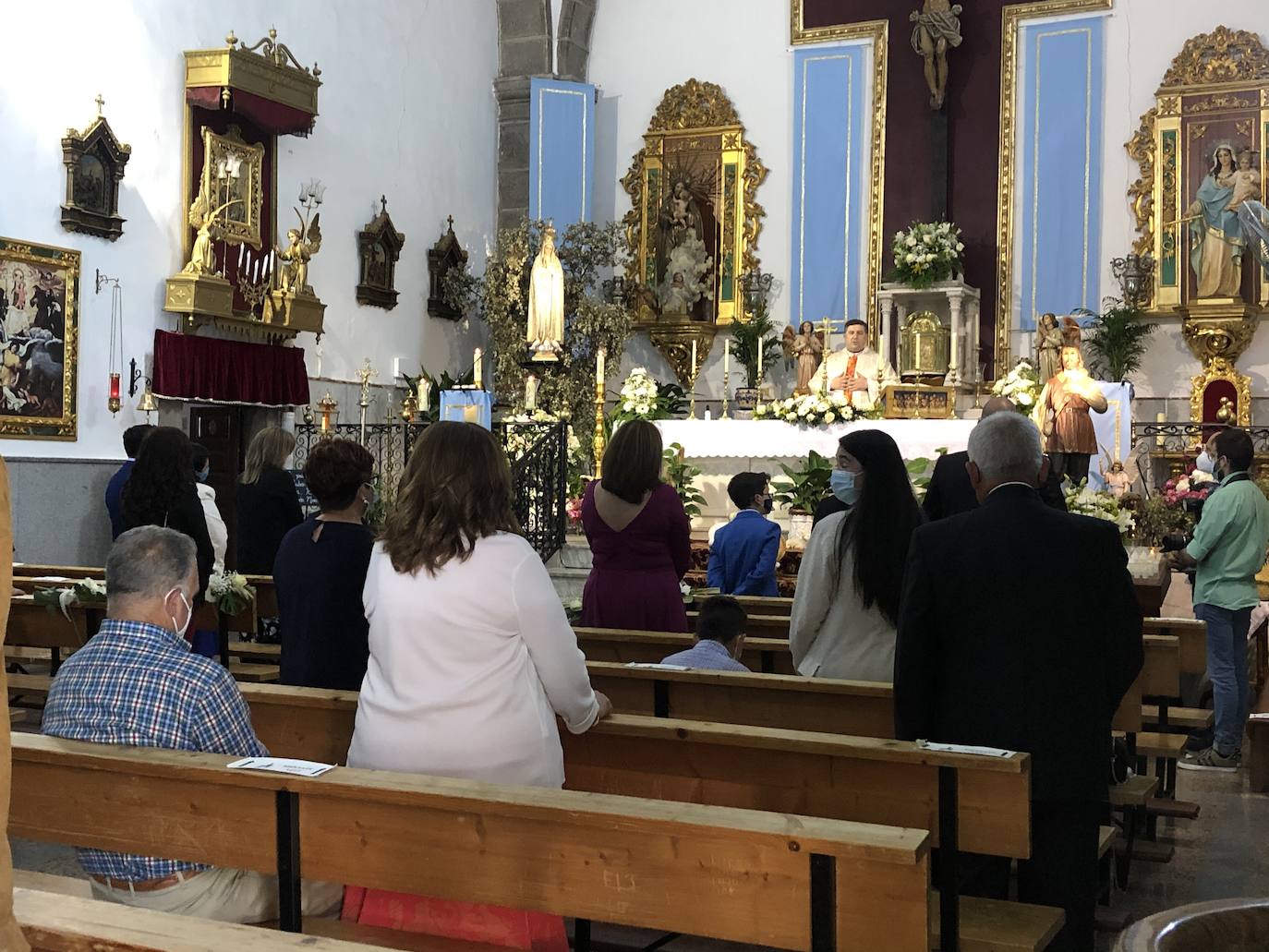 Cinco niños más hicieron la Primera Comunión en el día de ayer