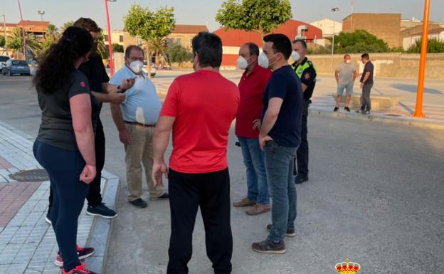 El alcalde se reúne con representantes de los feriantes de cara a las fiestas