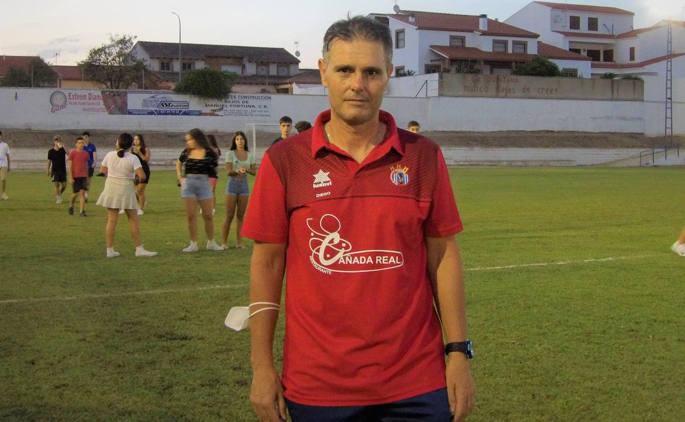 «Tenemos jugadores para ascender, ahora queda formar equipo y trabajar»