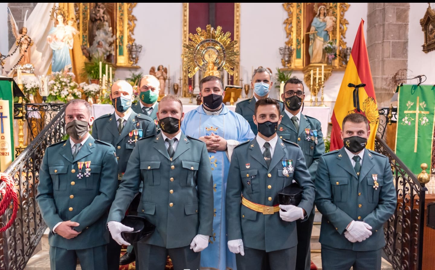 La misa en honor a la Virgen del Pilar contó con la presencia de la Guardia Civil