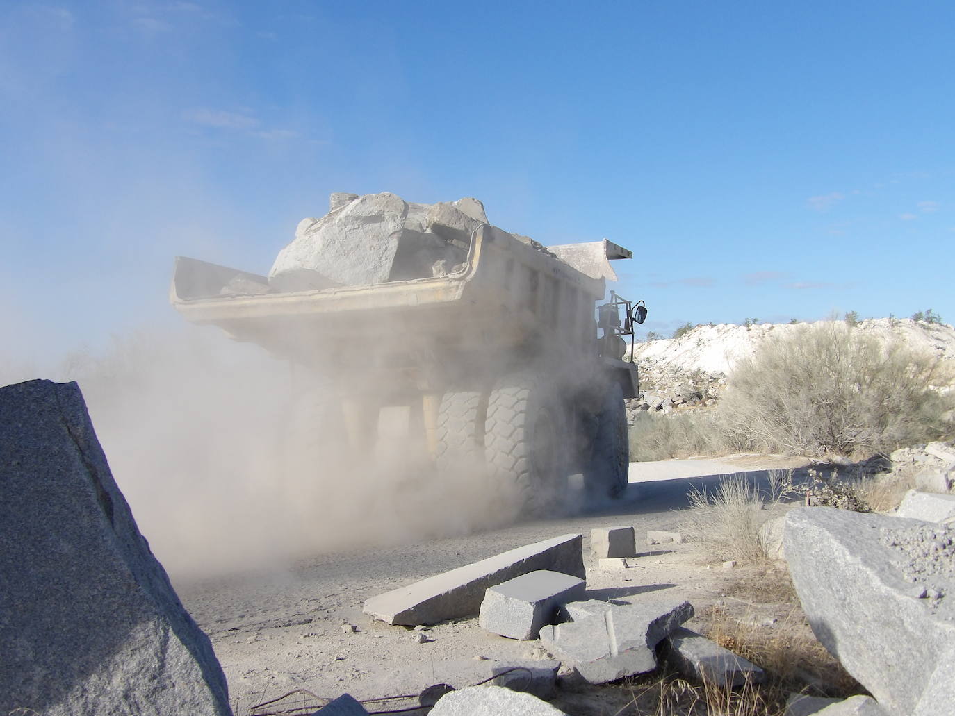 El Ayuntamiento cede a la Junta la pista central de las canteras para su rehabilitación