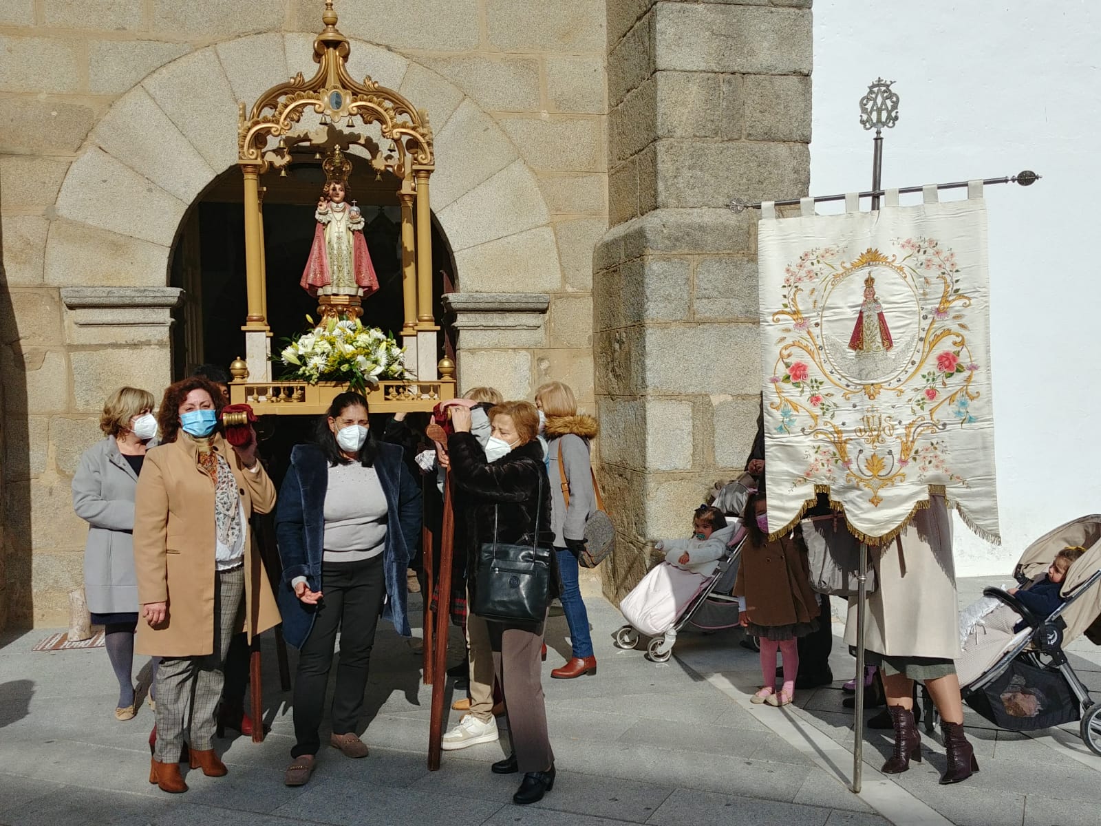 Las procesiones regresan a Quintana, dos años después, con el Niño Jesús de Praga