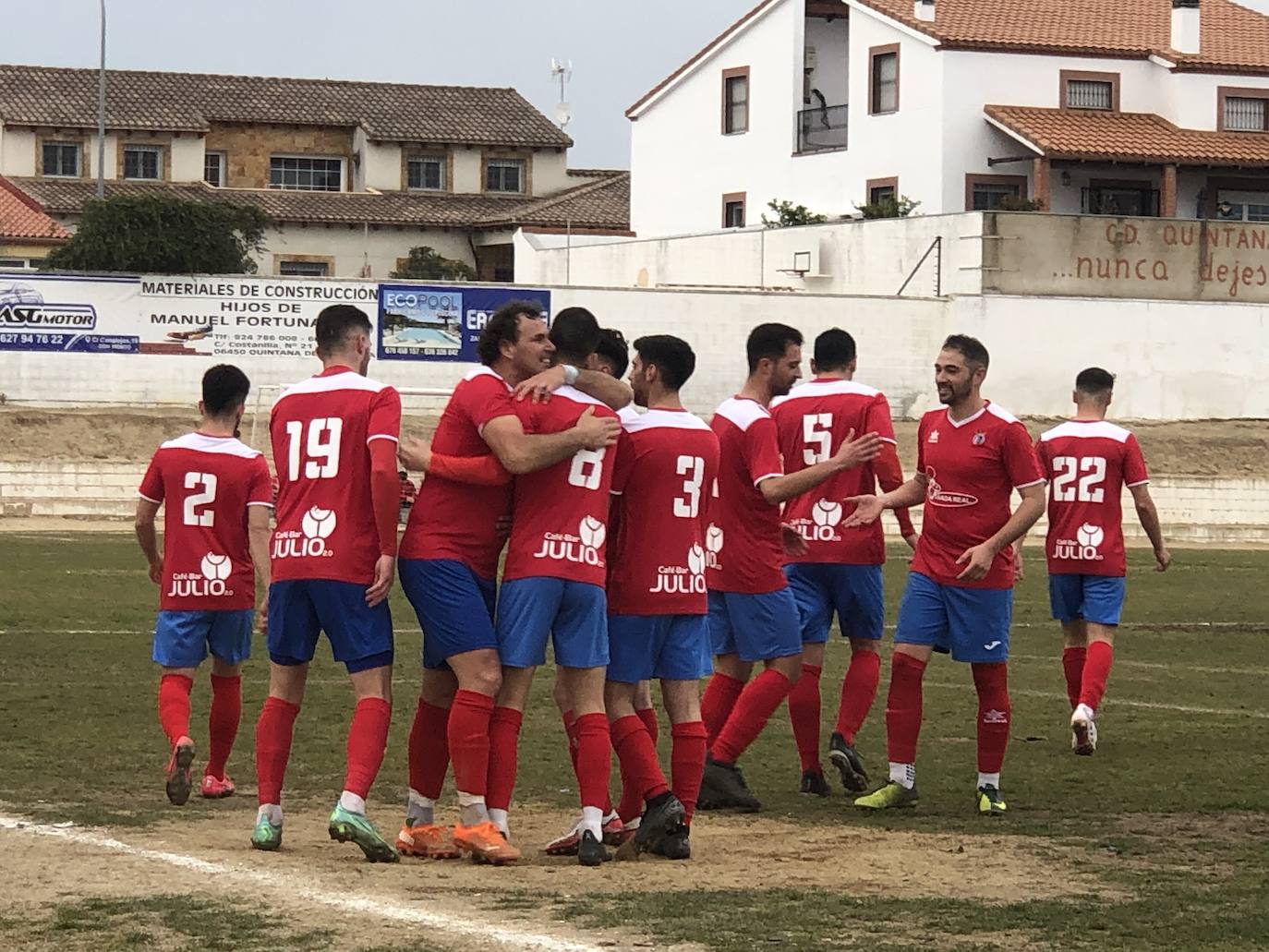 El CD Quintana, imparable, se clasifica para disputar la fase de ascenso tras golear al Malpartida (4-0)