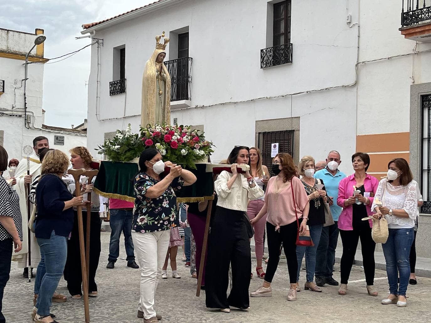 La Virgen de Fátima vuelve a procesionar dos años después