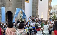 La Virgen de los Milagros regresa a la plaza de España tres años después
