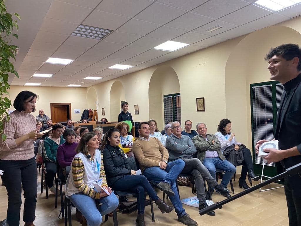 La biblioteca Luis Chamizo inaugura su 'Nubeteca'