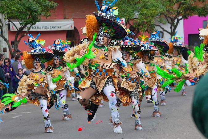 Conocido el orden de salida de las dos comparsas locales en el Carnaval de Badajoz