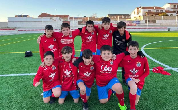 Fin de semana con cuatro partidos de la escuela de fútbol rojilla en el Municipal de Quintana