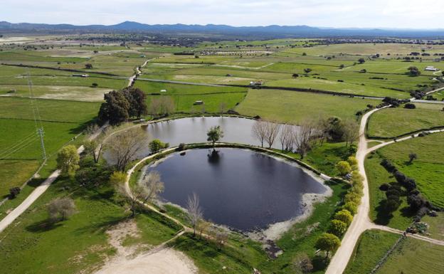 El movimiento antibasuraleza llega a «La Charca» de San Vicente