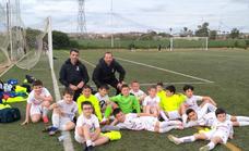 El equipo benjamín B campeón del grupo IV de Badajoz de 2ª división de fútbol 8