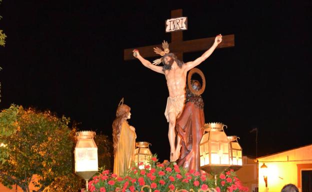 Calvario y Dolorosa desfilan en este Jueves Santo