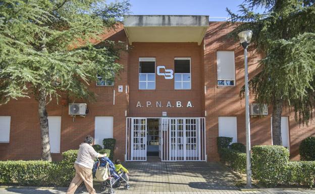 Bankia apoya con 4.800 euros el proyecto 'Escuela Vacacional: un apoyo a las personas con autismo' de Apnaba