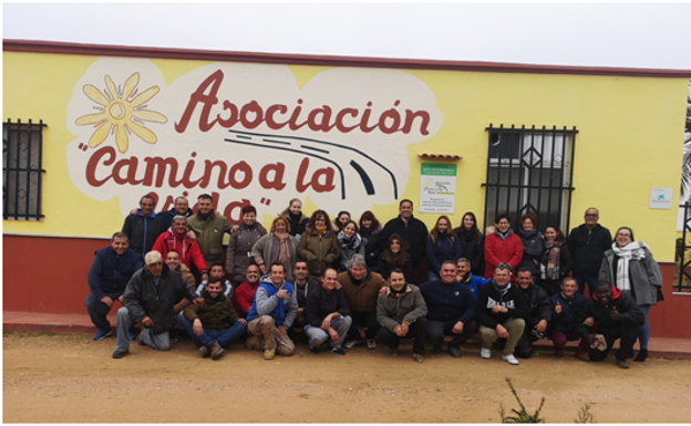 Visita del CEPA de Montijo a la asociación Camino a la Vida