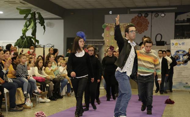 Down Zafra celebra su pasarela solidaria