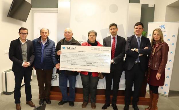La Caixa entrega 5.000 euros a las tres Cáritas para ayudar a 120 familias sin recursos de Villanueva de la Serena
