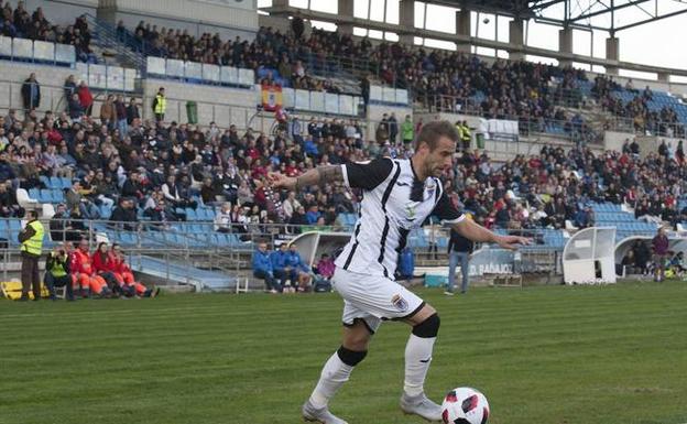 El Badajoz disputa un amistoso solidario ante el Racing Valverdeño