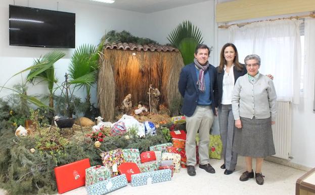 La iniciativa de Ibercaja, 'Una sonrisa por Navidad', entrega 571 regalos