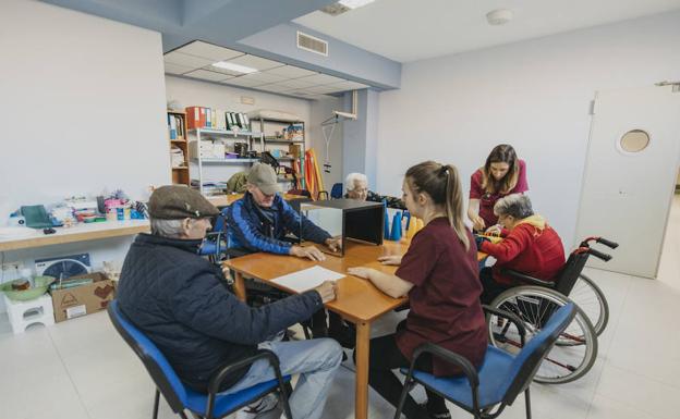 Cáceres dio ayudas sociales en 2018 por importe de 774.000 euros